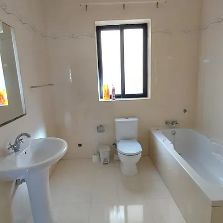 With 2 Bedrooms In Is Swieqi With Wonderful Mountain View Terrace And Wifi San Ġwann