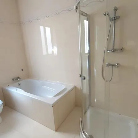 Διαμέρισμα With 2 Bedrooms In Is Swieqi With Wonderful Mountain View Terrace And Wifi *