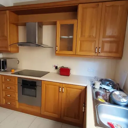 With 2 Bedrooms In Is Swieqi With Wonderful Mountain View Terrace And Wifi San Ġwann