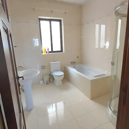 With 2 Bedrooms In Is Swieqi With Wonderful Mountain View Terrace And Wifi *