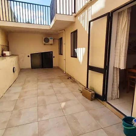With 2 Bedrooms In Is Swieqi With Wonderful Mountain View Terrace And Wifi شقة