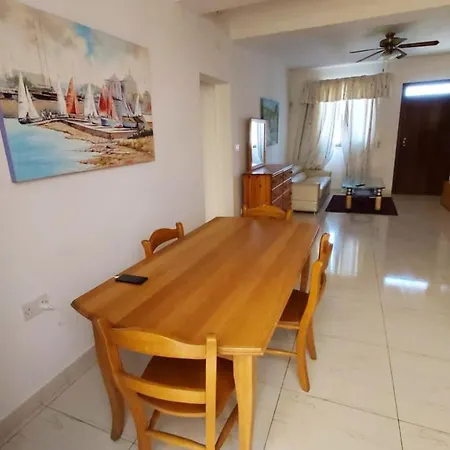 شقة With 2 Bedrooms In Is Swieqi With Wonderful Mountain View Terrace And Wifi *